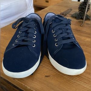 Vionic Sneaker